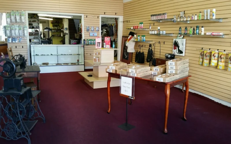 Armando Shoes and Repair